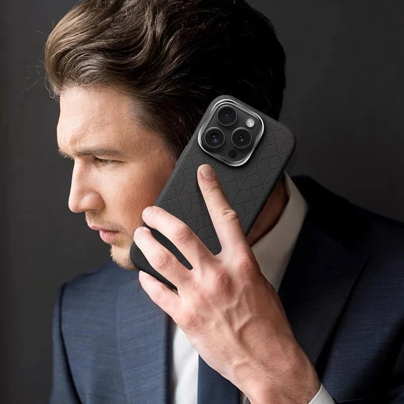 Luxuosa nova capa de celular xadrez de couro para iPhone 15 15Pro Max cor sólida anti - queda capa dura For iPhone 15 Plus - SHAMYS ONLINE SHOPPING
